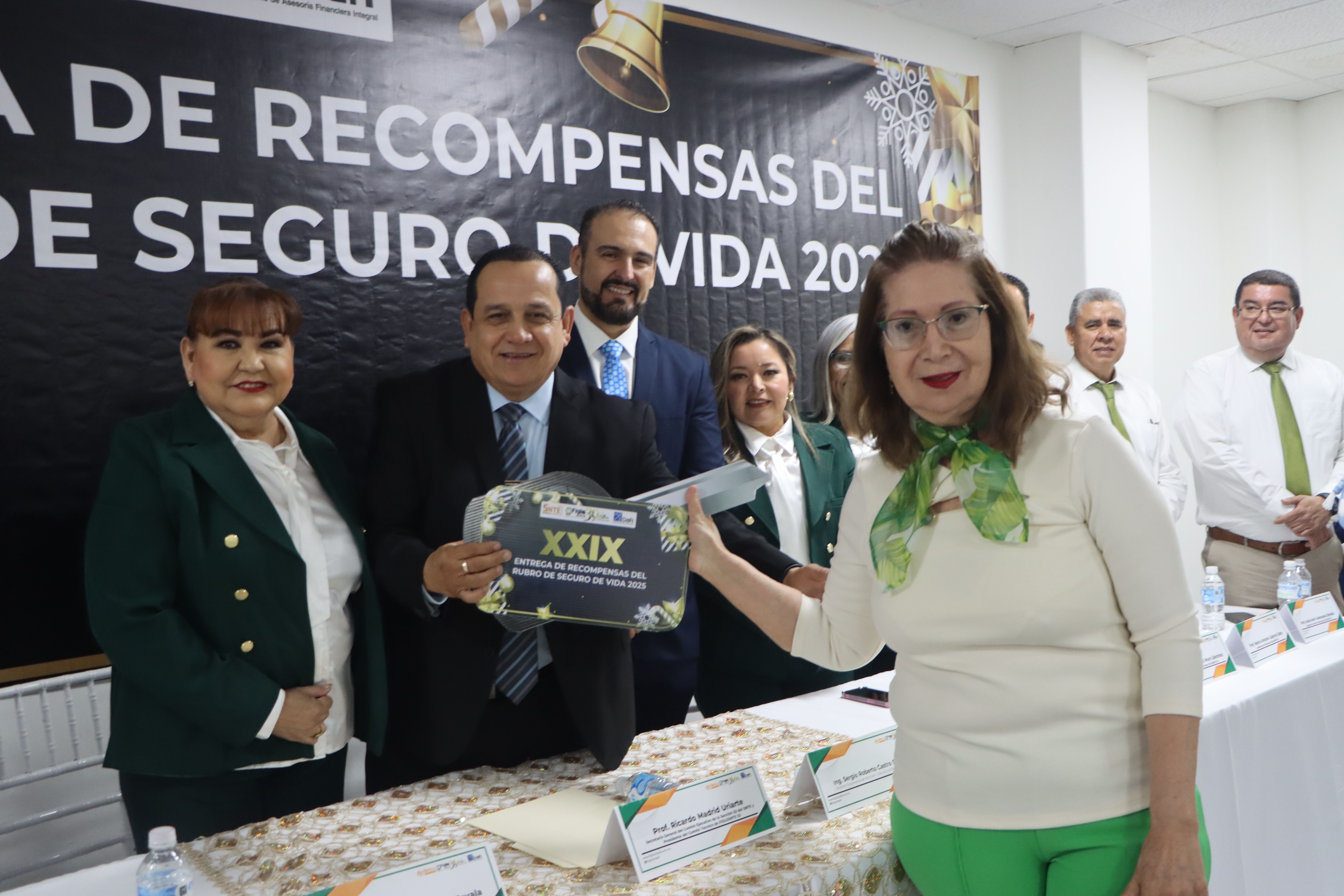F53 - 2025 Recompensa SV - 1.JPG